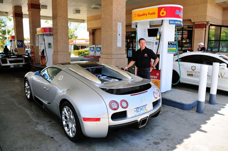  Bugatti Veyron 16.4 Grand Sport 2012 года  (фото 31 из 46)